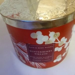 Winterberry Wreath Candle